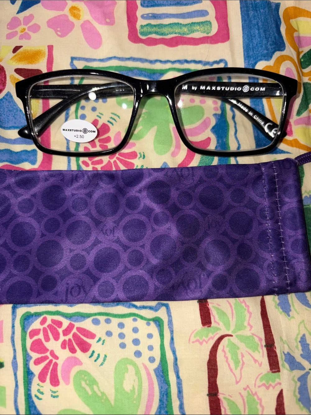 Max Studio Black Rectangular Reading Glasses with Purple Pouch +2.5 strength